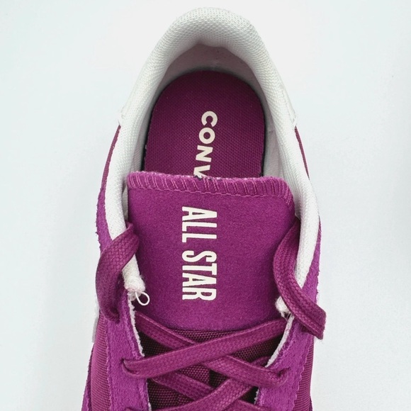 NWOB Women’s Converse Run Star Violet Low-Top Sneakers with White Star Chevron - Picture 9 of 9